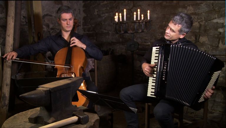 Андреас Ленд (виолончель) и Аллан Якоби (аккордеон).