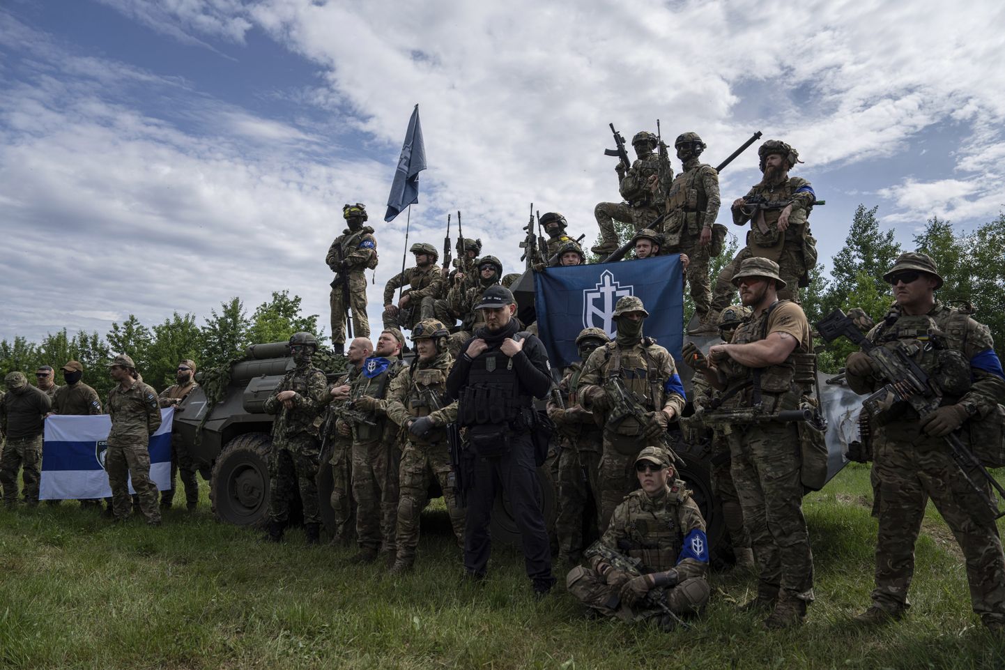 Vene Vabatahtliku Korpuse (RDK) ja leegioni «Venemaa Vabadus» võitlejad 24. mail 2023. aastal Sumõ oblastis.