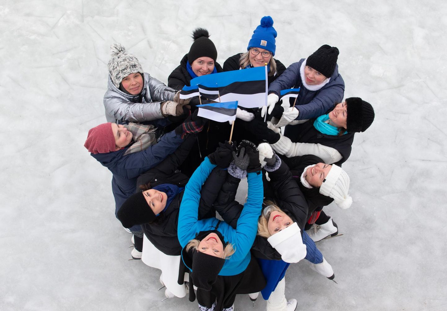 Eesti Vabariigi 103. aastapäeva andis kenasti tähistada ka uiskudel.