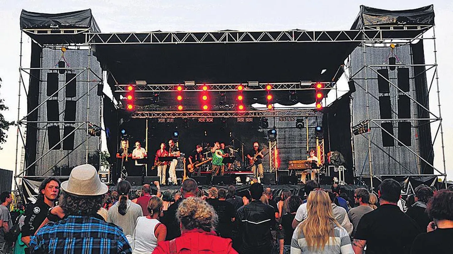Compromise Blue meelitas mullu lava ette eri vanuses muusikasõpru. Tänavusel «Rock Rambil» astub kahel laval üles paarkümmend ansamblit.