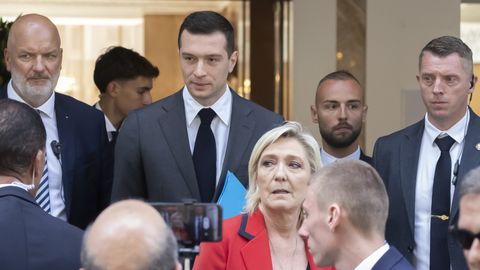 Kolm päeva enne Prantsusmaa valimisi juhivad parempoolsed