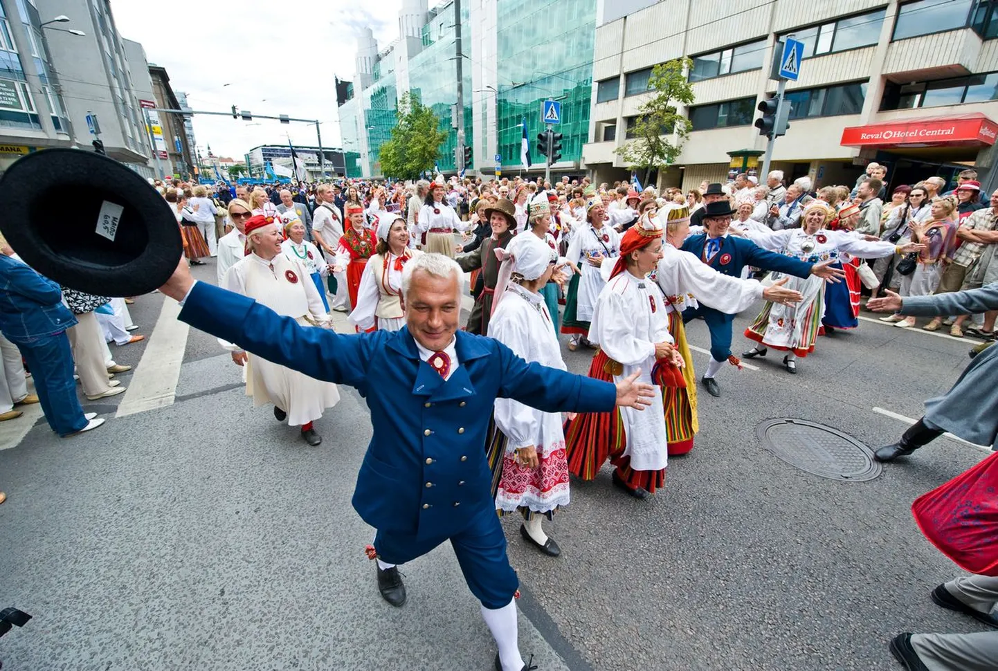 Laulu-ja tantsupeo rongkäik