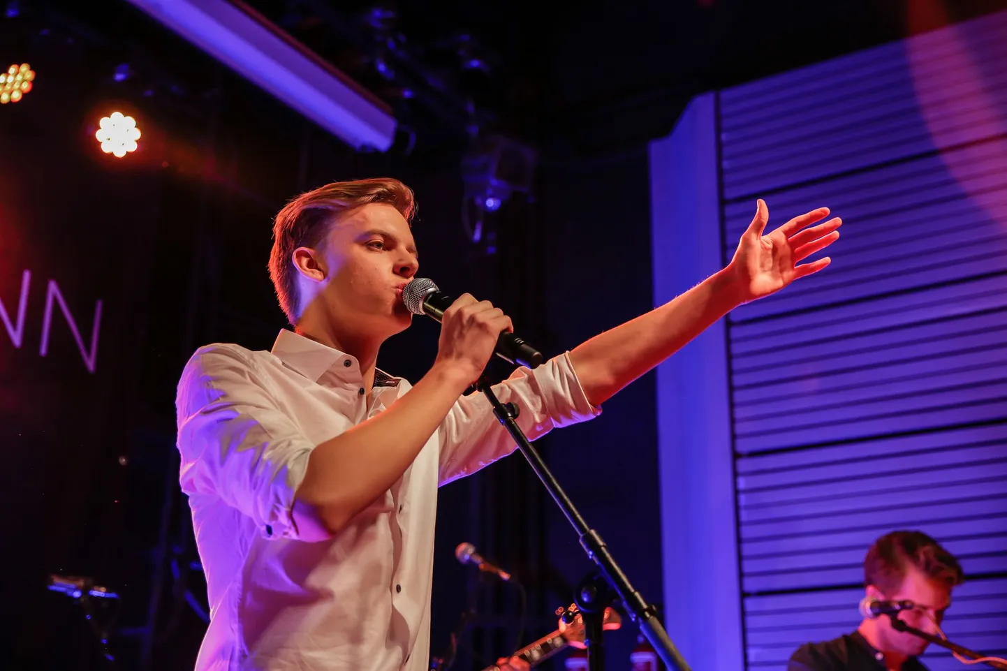 Jüri Pootsmann esitles Sinilinnus lühialbumit