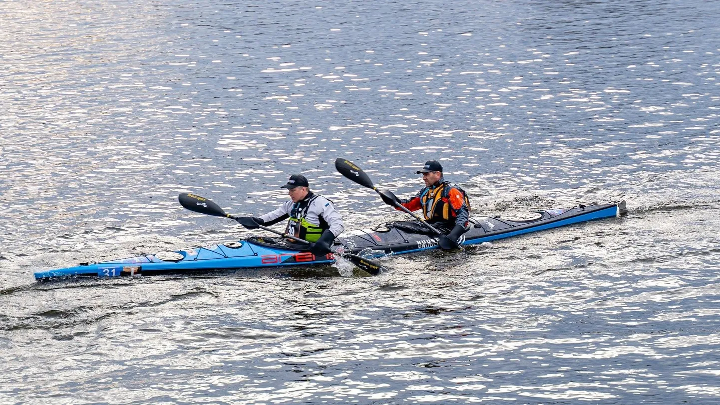 Aravete mehed Marti Lepik ja Andres Kalle näitasid Võhandu maratonil taas, et on tehtud väga kõvast puust. Täna toimub aga Põltsamaa jõemaraton.