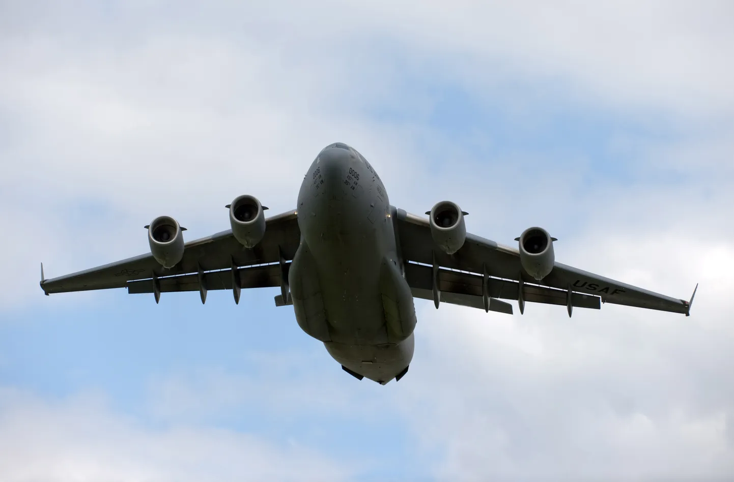 USA õhuväe Boeing C-17A kaubalennuk.