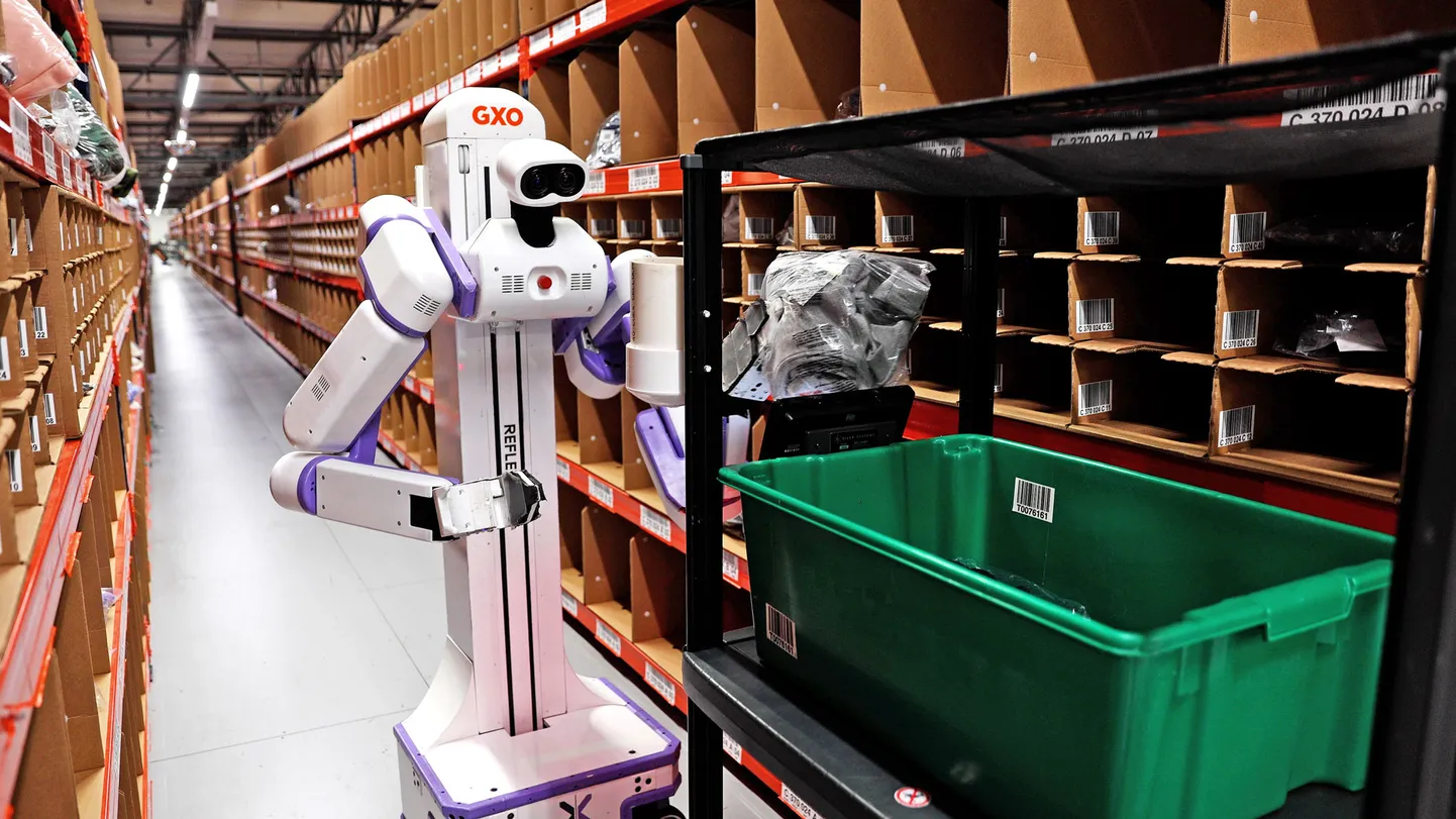 Nagu uus inimene: GXO õpetab Reflexi robotid välja uusi töid tegema, nagu ikka uute töötajatega tehakse: kogenud inimene näitab ette. See osutus ka üllatavalt odavaks lahenduseks.