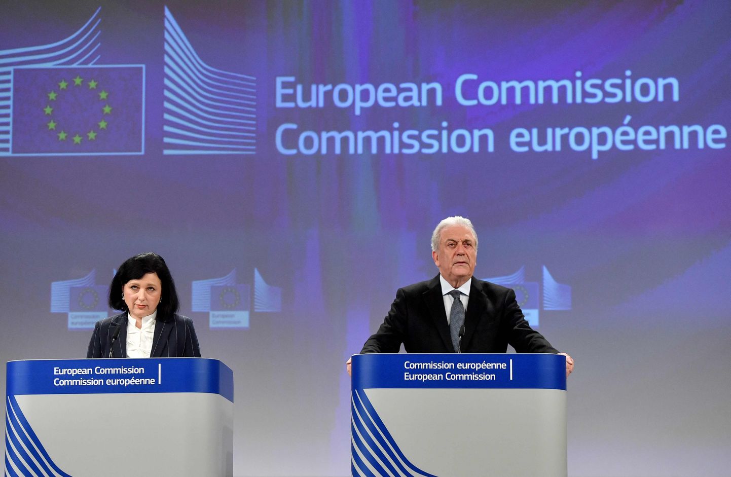 Täna tutvustati Brüsselis raportit, mille põhjal kutsub Euroopa Komisjon liikmesriike üles lõpetama niinimetatud kuldsete viisade süsteem.