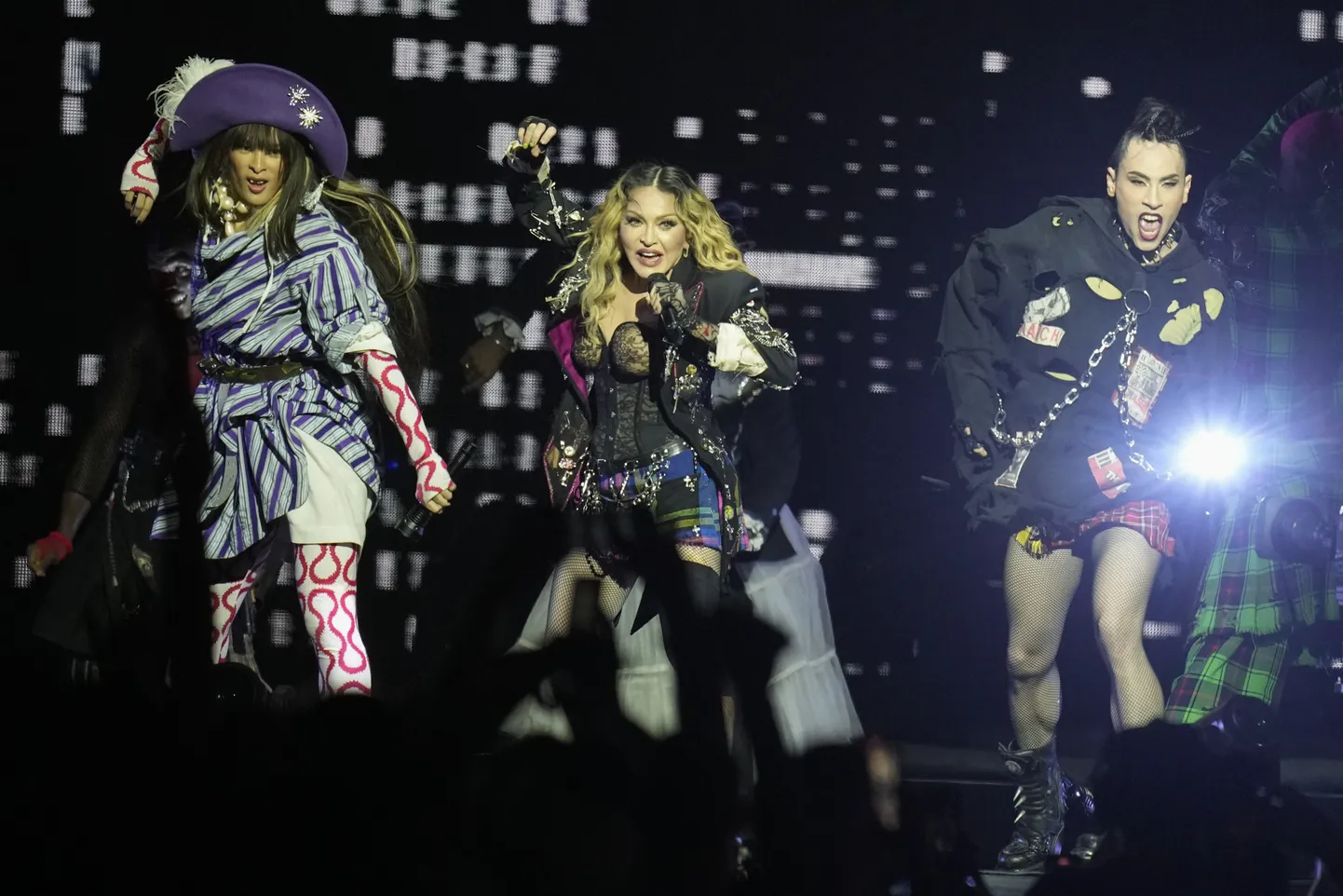 Madonna andis oma tuuri «The Celebration Tour» viimase kontserdi Copacabana rannal Rio de Janeiros ja seda täiesti tasuta.