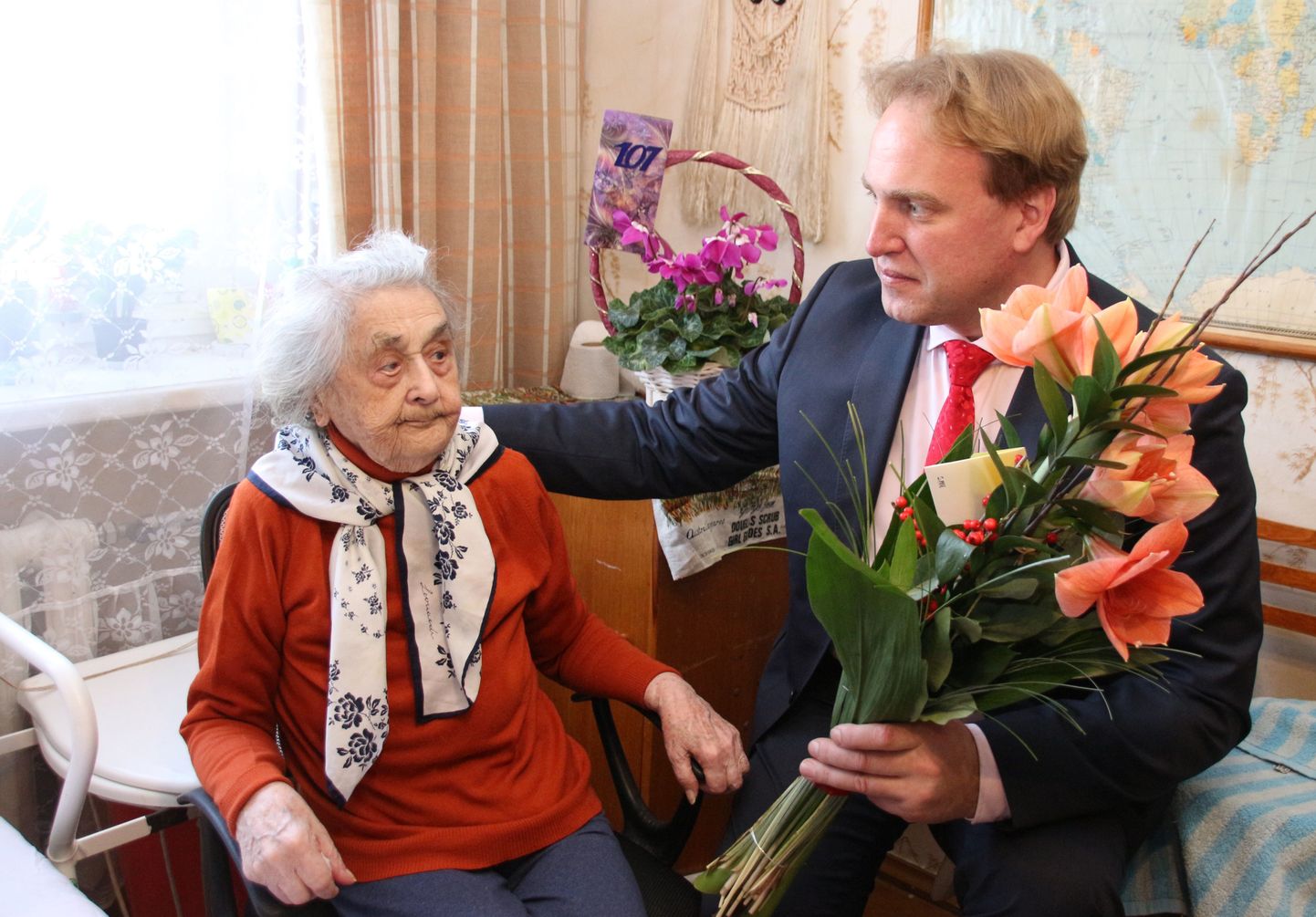 107aastast Maria Kolki õnnitles Võru linnapea Anti Allas