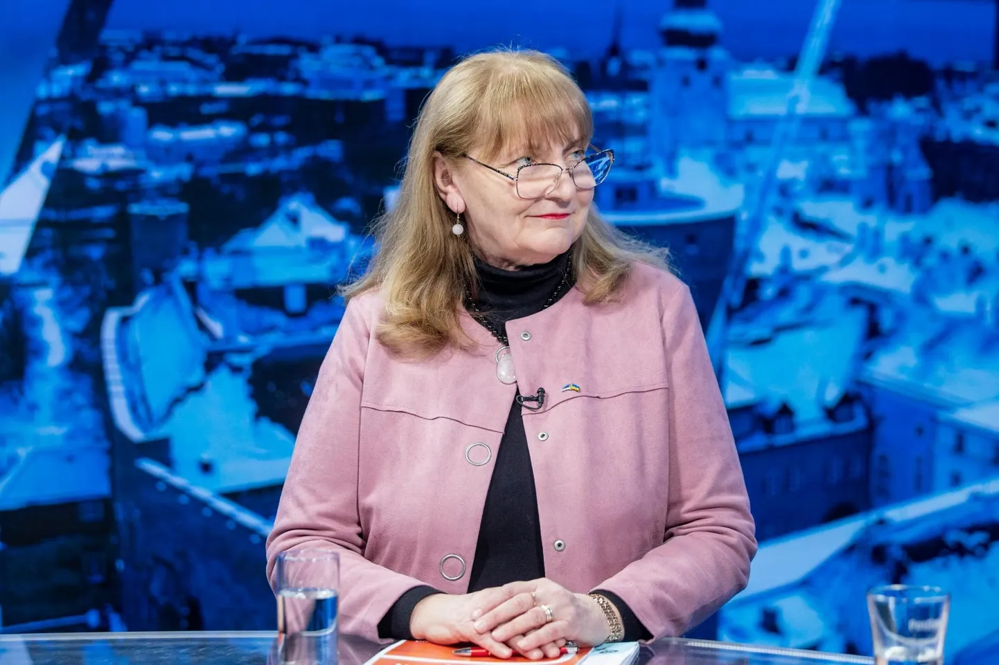 Linnavolikogu esimees Helmen Kütt sõnas, et Viljandisse on väga vaja eakatele mõeldud keskust, kus oleks eakatel võimalik väikseid kortereid üürida ning vajalikke teenuseid saada.