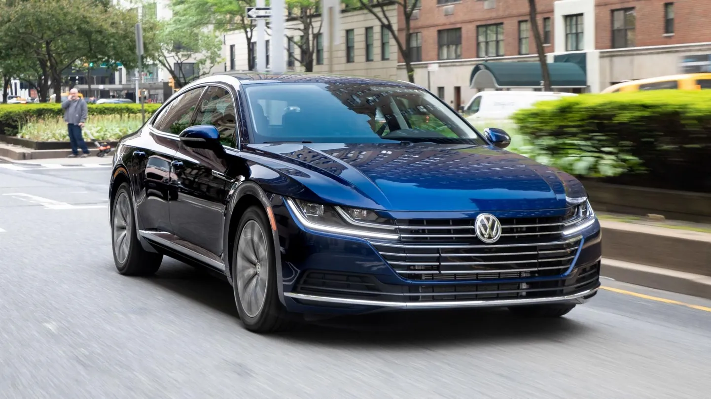 Linnavalitsuse otsuse kohaselt renditakse Viljandi linnapeale ametiautoks Volkswagen Arteon.