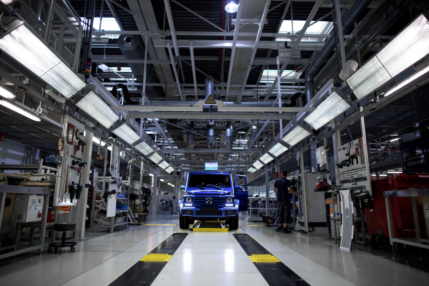 Magna Steyr rūpnīcā Grācā, Austrijā, jau ir saražoti vairāk nekā 400 000 Mercedes-Benz G klases automobiļu