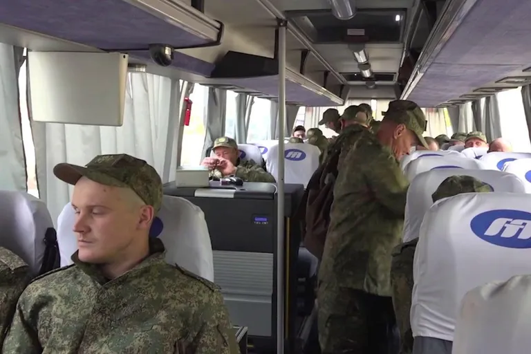 Минобороны России опубликовало видео с освобожденными российскими военнопленными