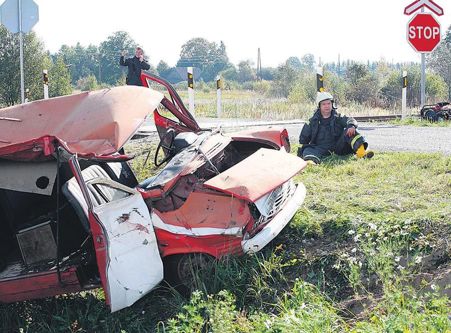 Pärsti raudteeülesõidukoht on üks neist, mis saab Türi—Viljandi raudteelõigu uuendamise käigus valgusfoori. Pilt on tehtud 2008. aastal, mil seal korraldati päästeõppus. Neli aastat varem juhtus sealsamas ühe hukkunuga liiklusõnnetus.