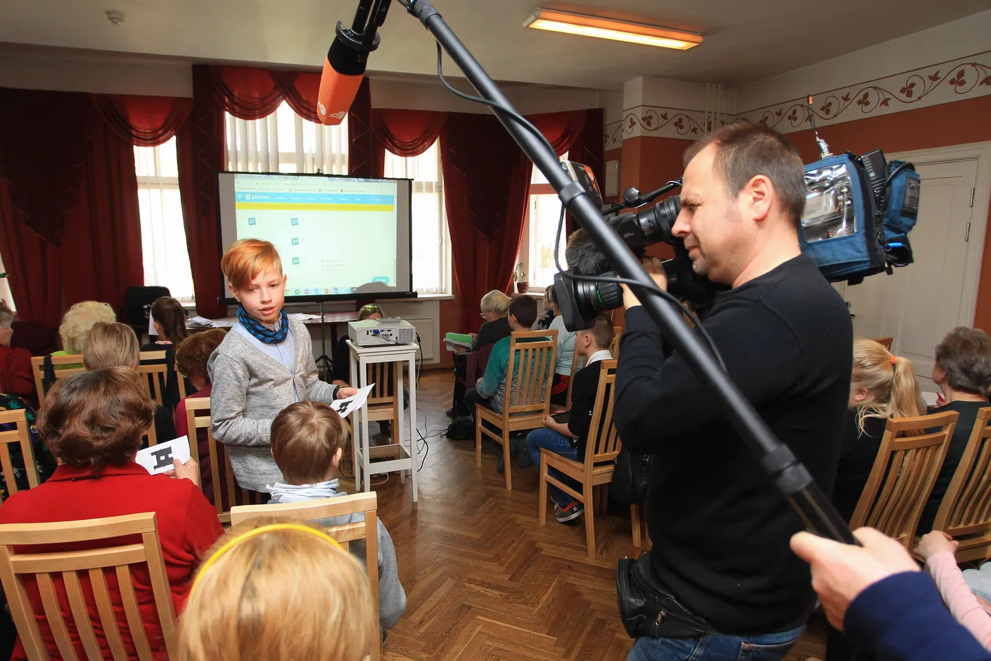 Saksa telekanal ZDF käis tutvumas Tartus korraldatava eakate nutiringiga.