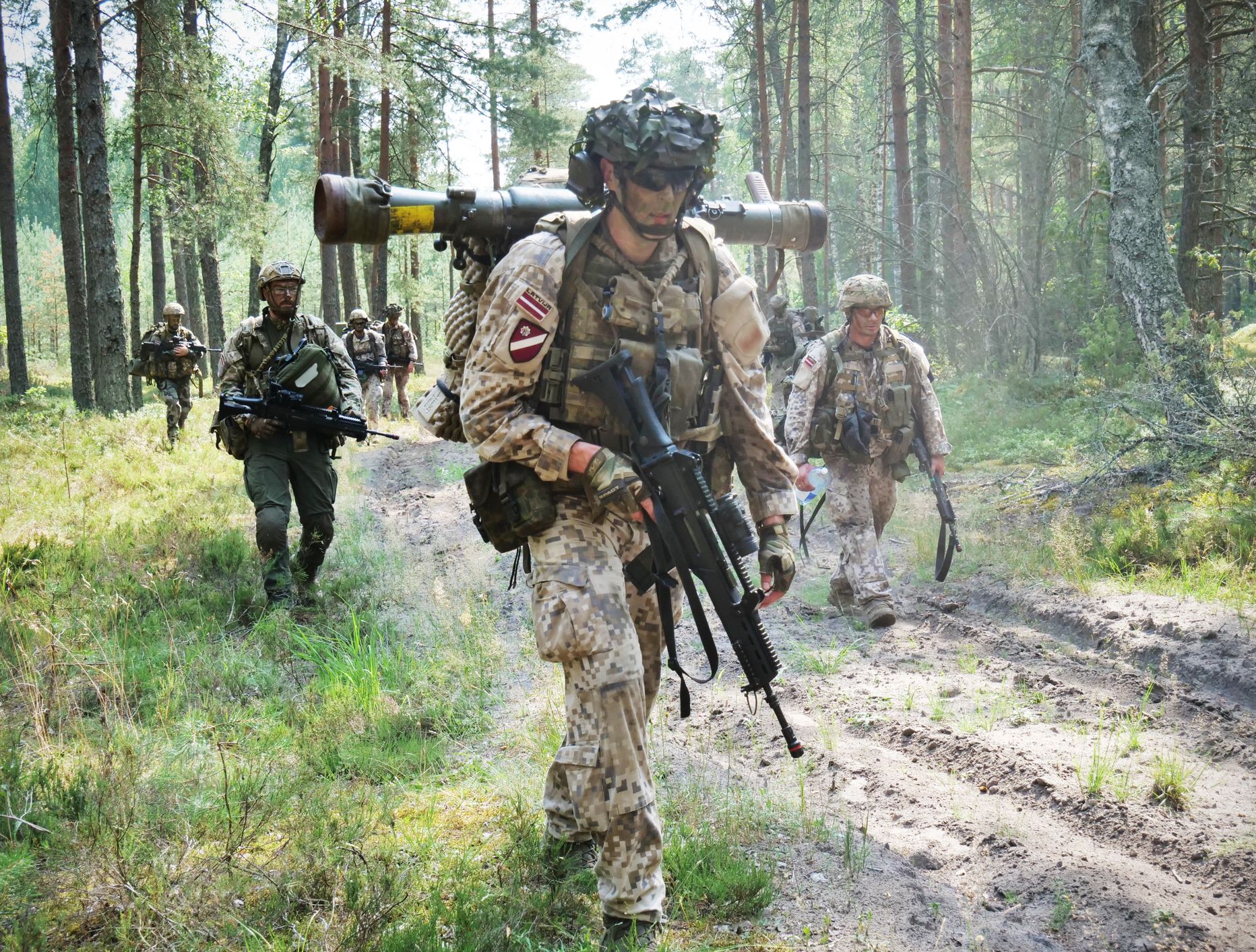 Latvijas Nacionālās aizsardzības akadēmijas Zemessardzes vada komandiera kursa militārajās mācībās Vasaras lauka nometnē.