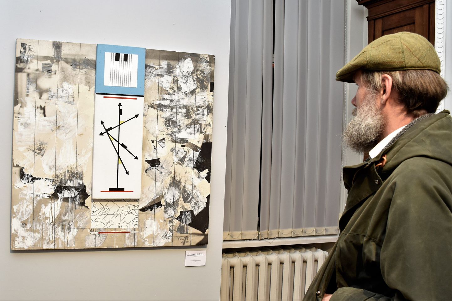 Eesti avangardiklassiku Andres Toltsi 70. sünniaastapäeva tähistaval mälestusnäitusel on eksponeeritud maalid tema hilisemast loomeperioodist.