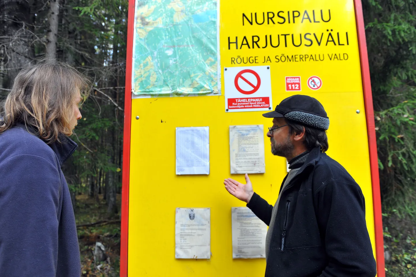 Rõuge kodanikud Rohtlätte turismitalu juures.