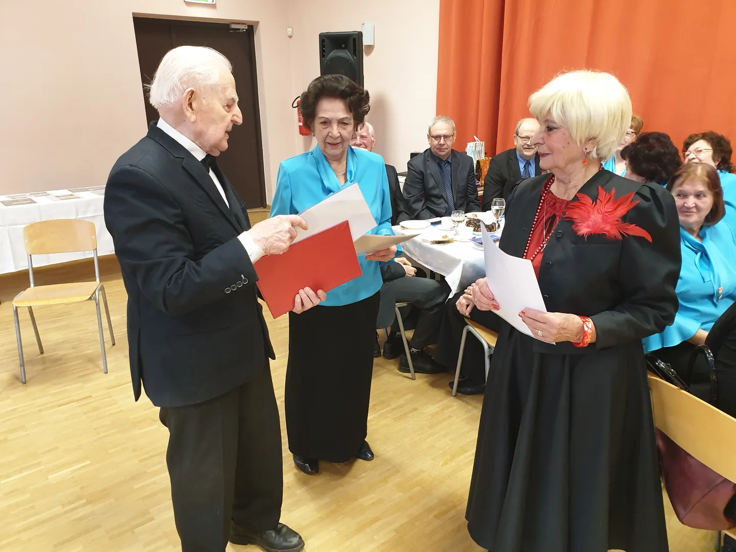 ASUTAJALIIKMED: Henno Sepp koos Õilme Vaabeli ja Hedvig Lingiga.