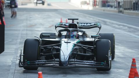 FOTO ⟩ Mercedese F1 sõitja sattus liiklusõnnetusse
