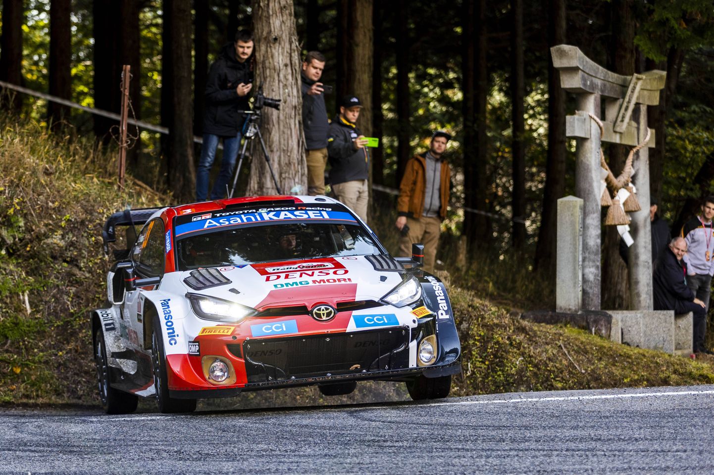 Toyota WRC-tiimi sõitja Elfyn Evans mullusel Jaapani rallil.