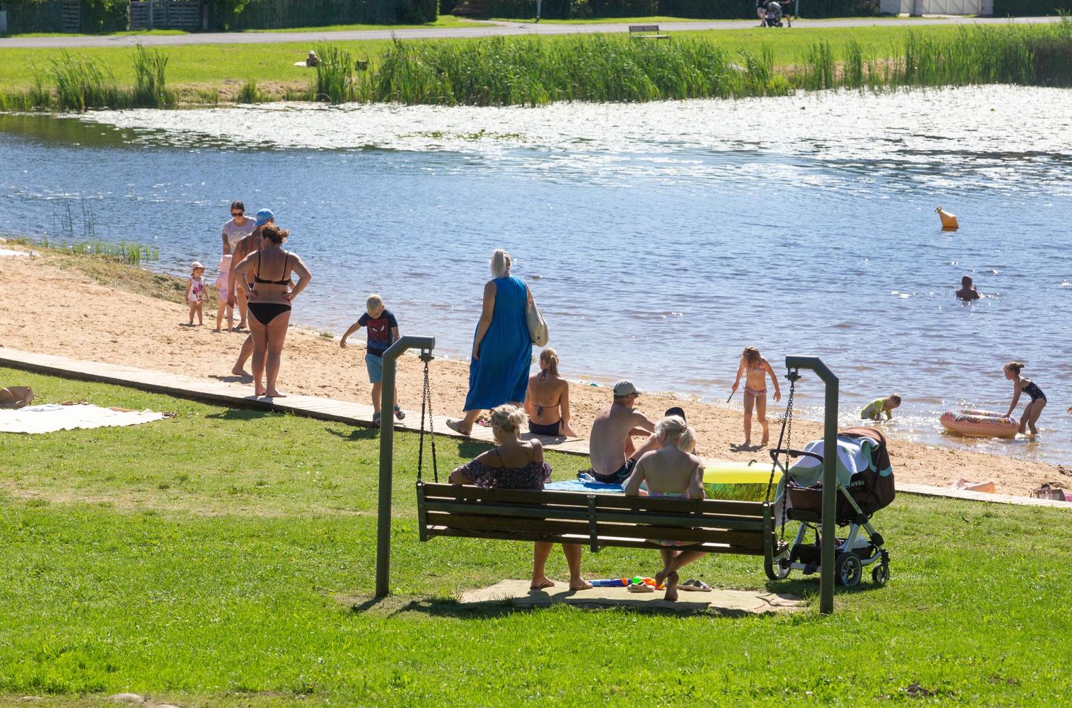 Eelmisel aastal oli kõige soojem kuu august, aga normist kõige kõrgemale kerkis keskmine õhutemperatuur veebruaris. See pilt Paala järve rannast on tehtud 5. augustil.