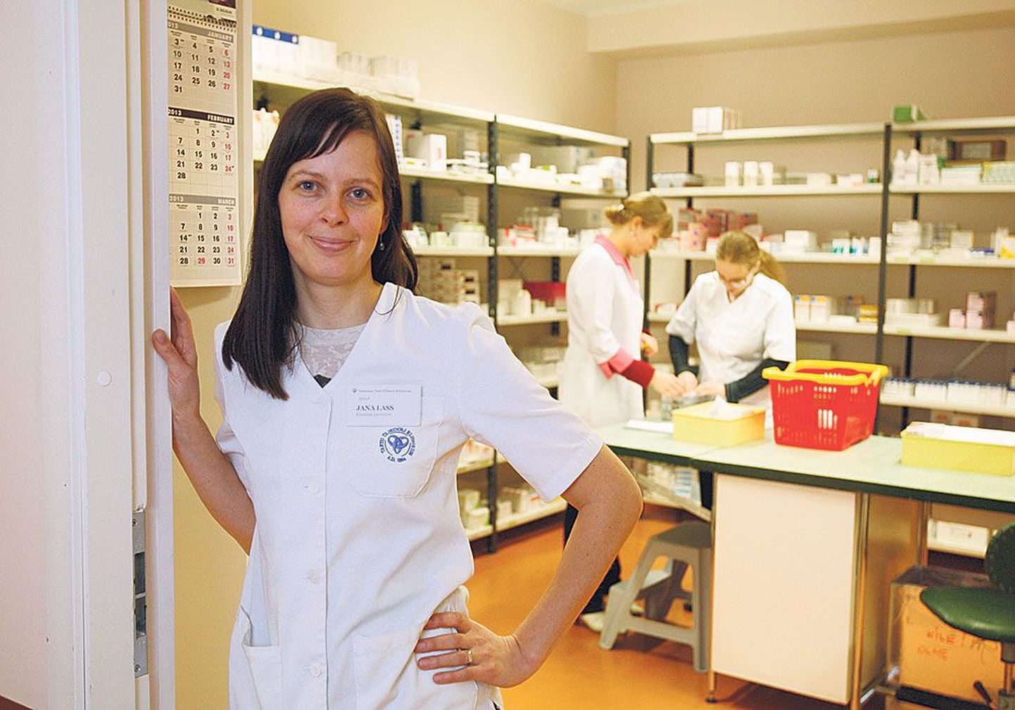 Автор докторской диссертации Яна Лассь работает в аптеке больницы Клиникума Тартуского университета клиническим    провизором.