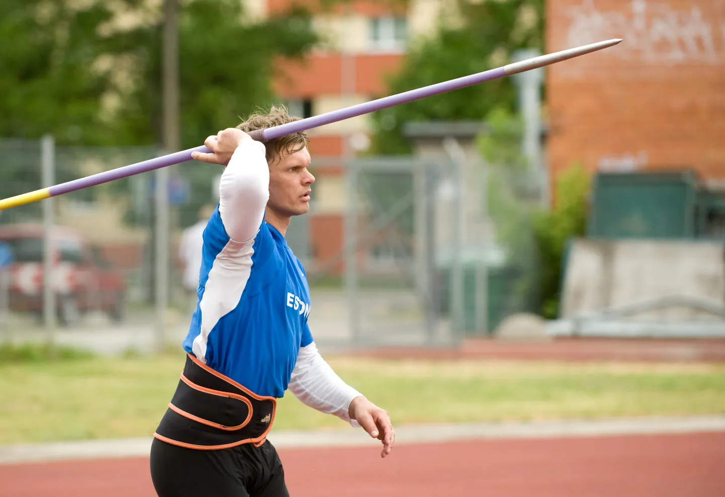 Andrus Värnik kaheksa aastat tagasi oda viskamas. Foto on illustratiivne.
