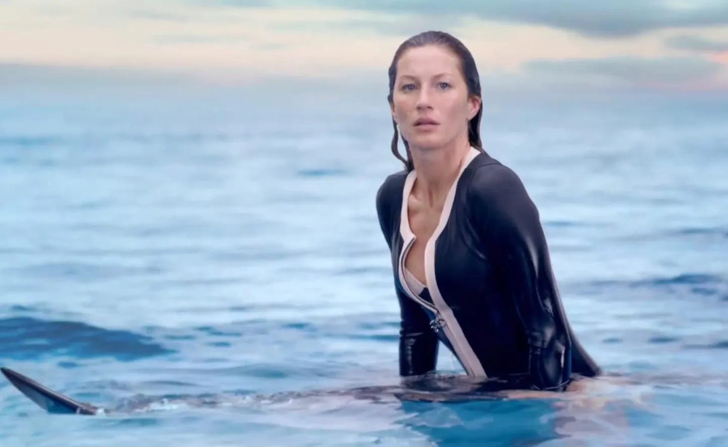 Gisele Bundchen lühifilmis «CHANEL N°5: The One That I Want»