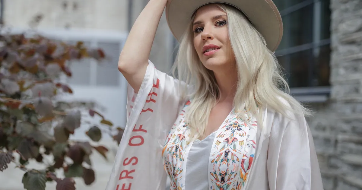 Yalangoch yapon va xitoy ayollar fotosuratlari