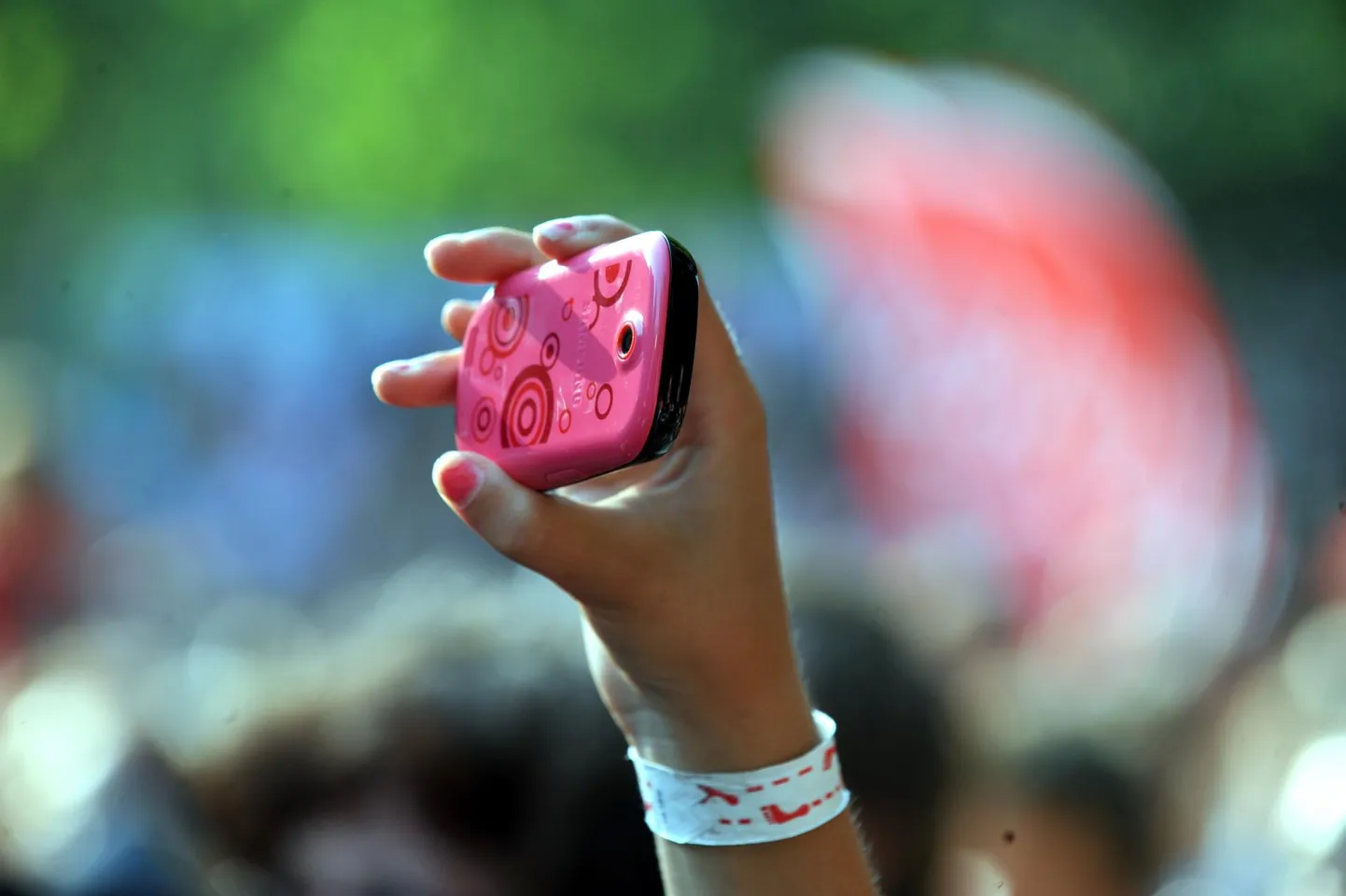 Roosa telefon pärimusmuusika festivalil.