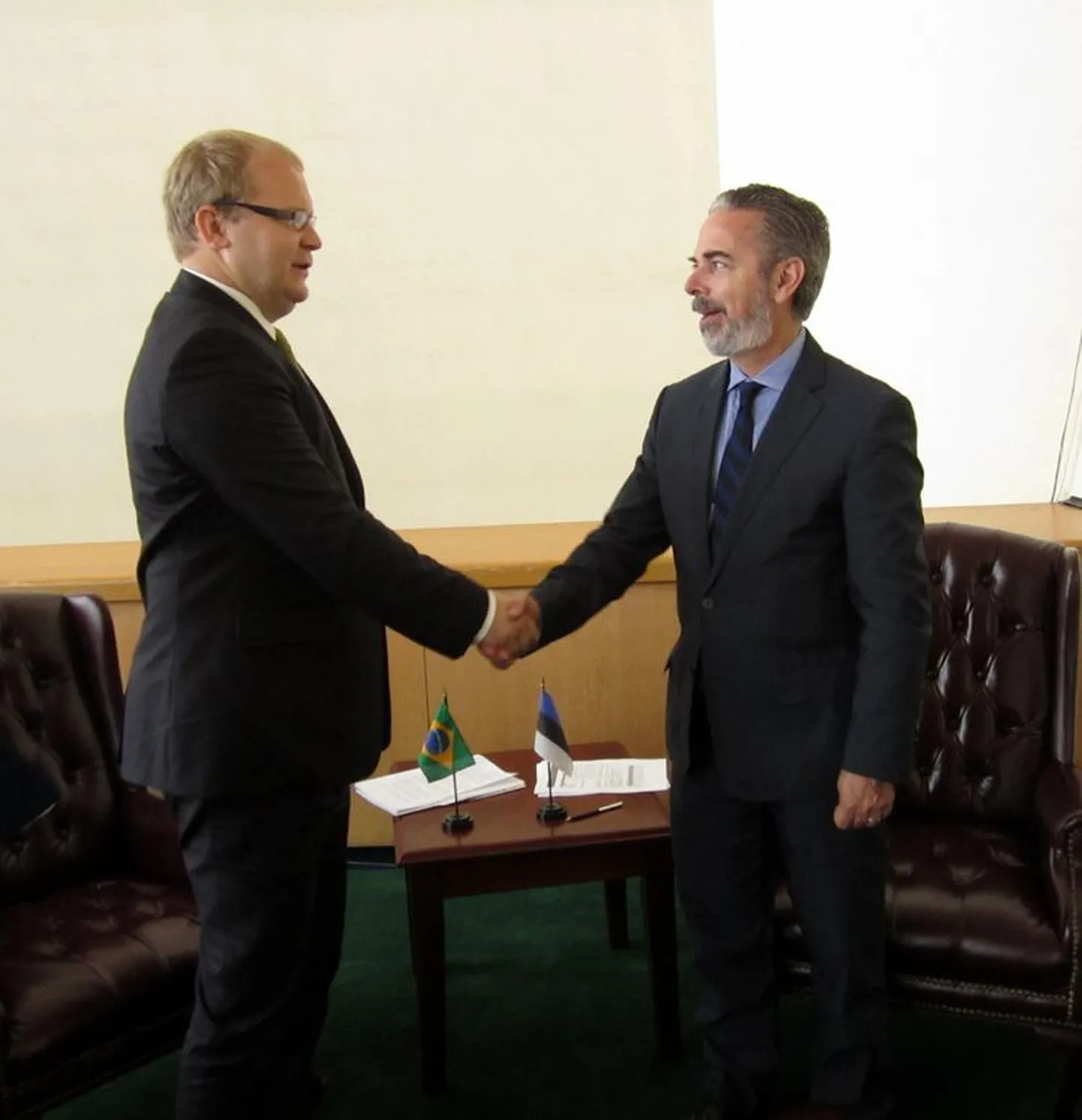 Välisminister Urmas Paet kohtus 24. septembril New Yorgis Brasiilia välisministri Antonio Patriotaga.