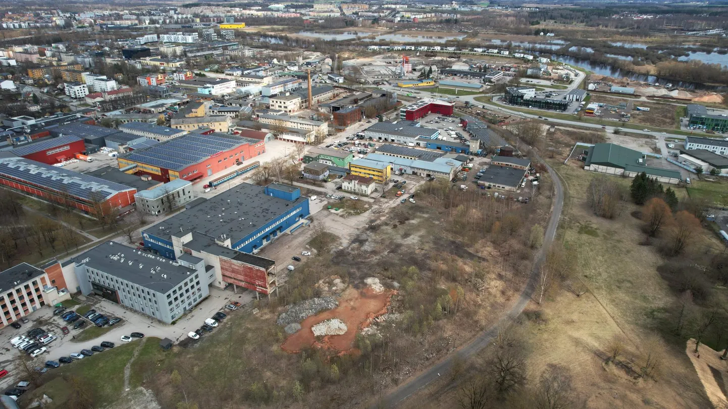 Planeeringuvõistlus puudutab Ropka-Teguri arenguala, kuhu jääb sisse endise lihakombinaadi territoorium ja sealne ärikvartal, Ropkamõisa park, sadamaraudtee koridor ning seda ümbritsevad krundid kuni Emajõeni.