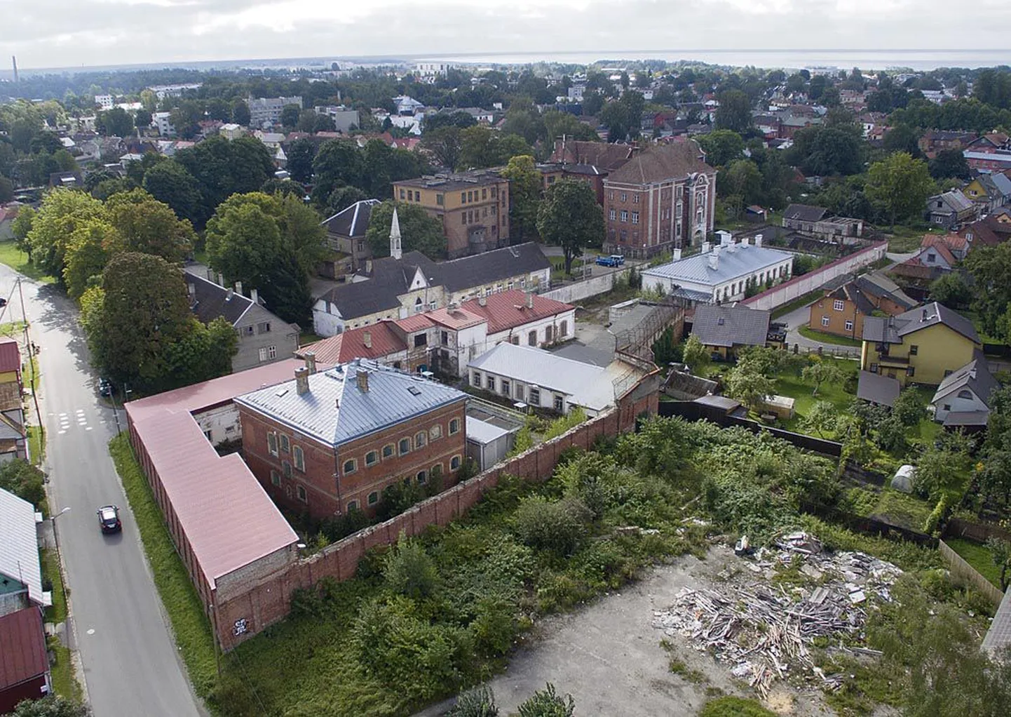 Kas endisesse kinnipidamisasutusse tuleb muuseum, hotell, korterid või kõik need asjad koos, näitab aeg.