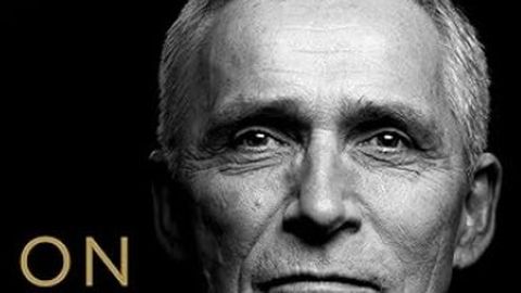 Столтенберг комментирует спекуляции о своей встрече с Лавровым