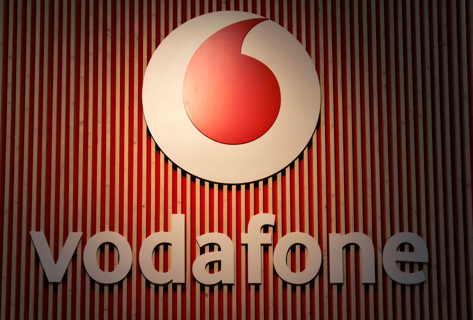 Vodafone tegutseb üle 20 riigis ja teenindab üle 300 miljoni kliendi.
