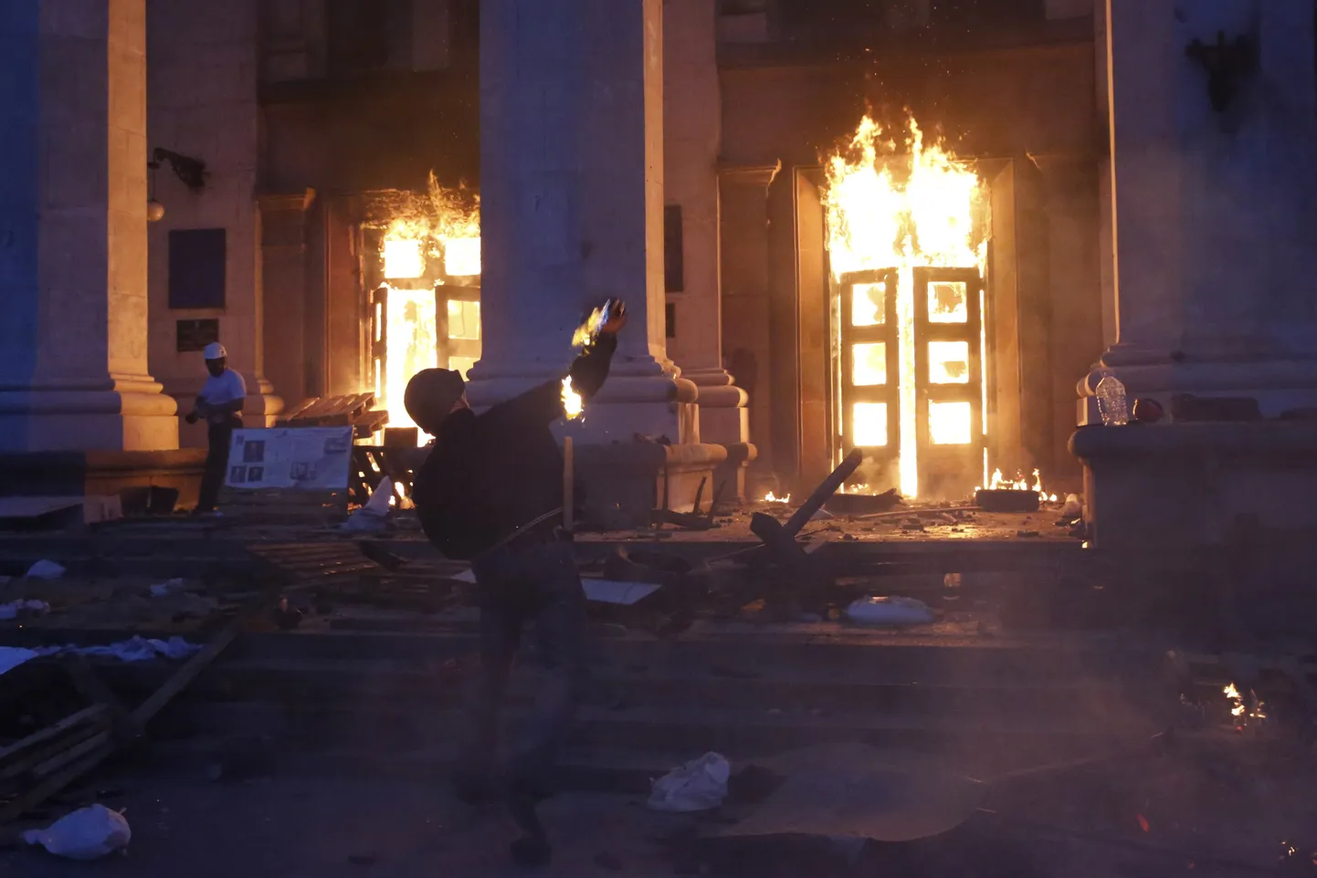 В ходе массовых беспорядков и пожара в Одессе 2 мая 2014 года погибли 48 человек, более 200 были ранены.