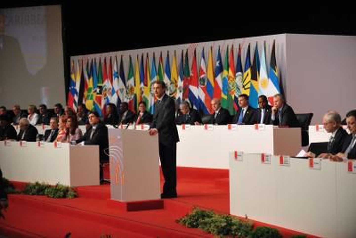 Euroopa Liidu, Ladina-Ameerika ja Kariibi mere maade riigipeade tippkohtumine Madridis.
