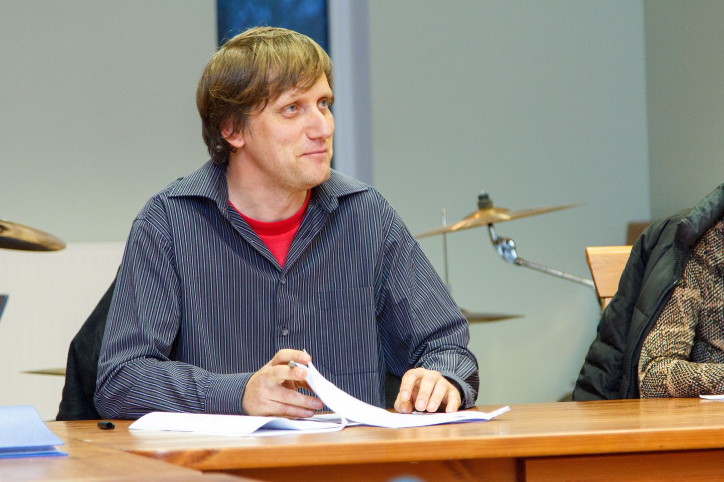 Foto istungilt, kus Aleksander Sven Esse valiti kuue poolthäälega Puka volikogu esimeheks.