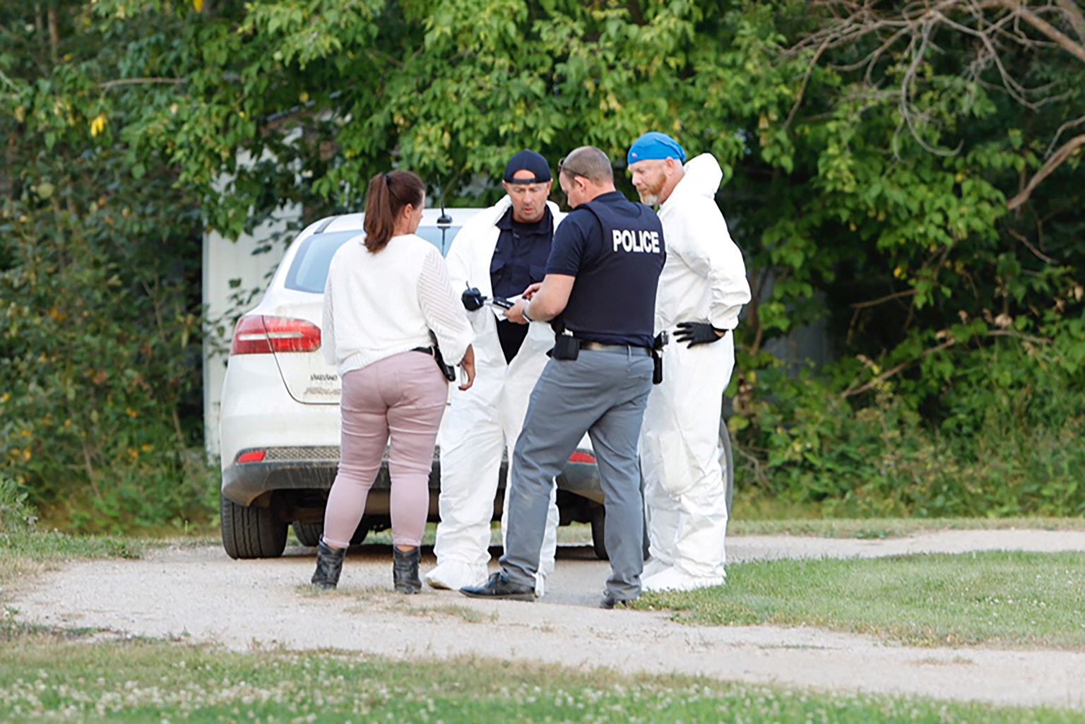 В Канаде двое вооруженных ножами мужчин убили 10 человек.