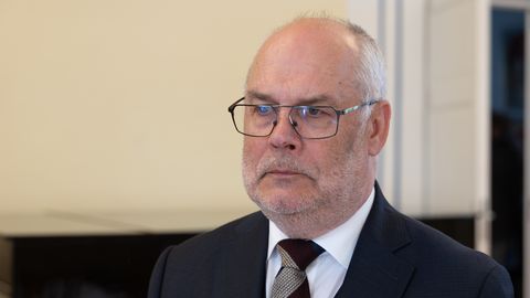 NÄDALA KUJU ⟩ Alar Karis