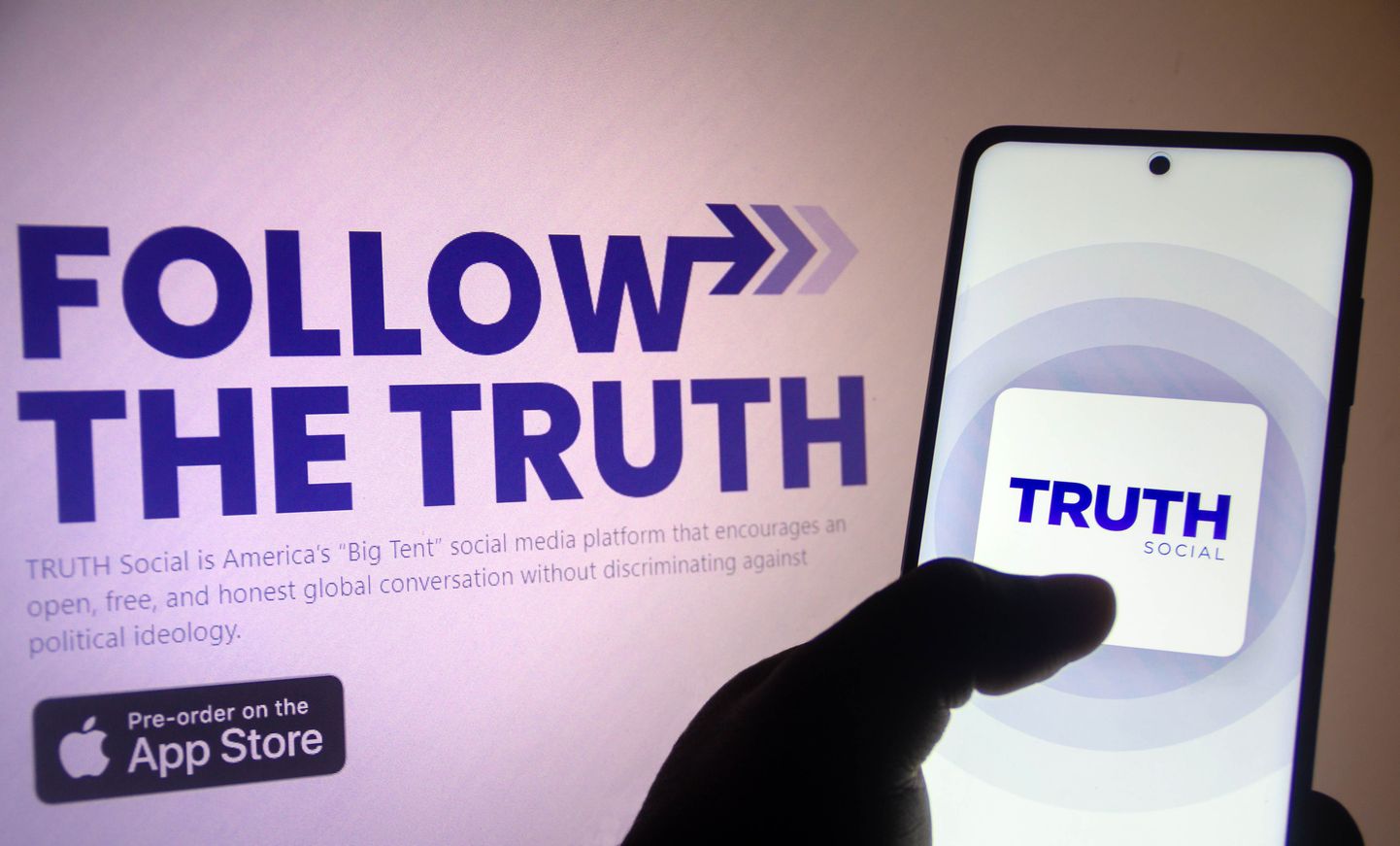 Truth Social pidi täna avalikkuse ette tulema. Tehnilised probleemid paistsid siiski uue Donald Trumpi sotsiaalmeedia suurt tulekut edasi lükkavat.
