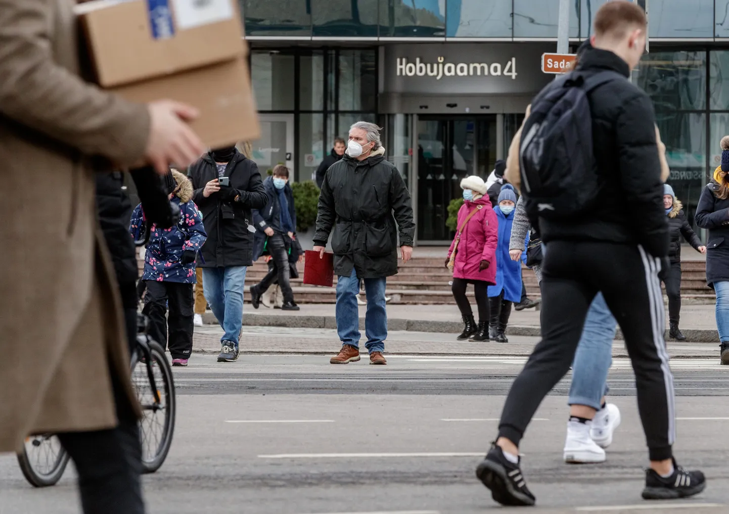 Inimesed tänaval.
