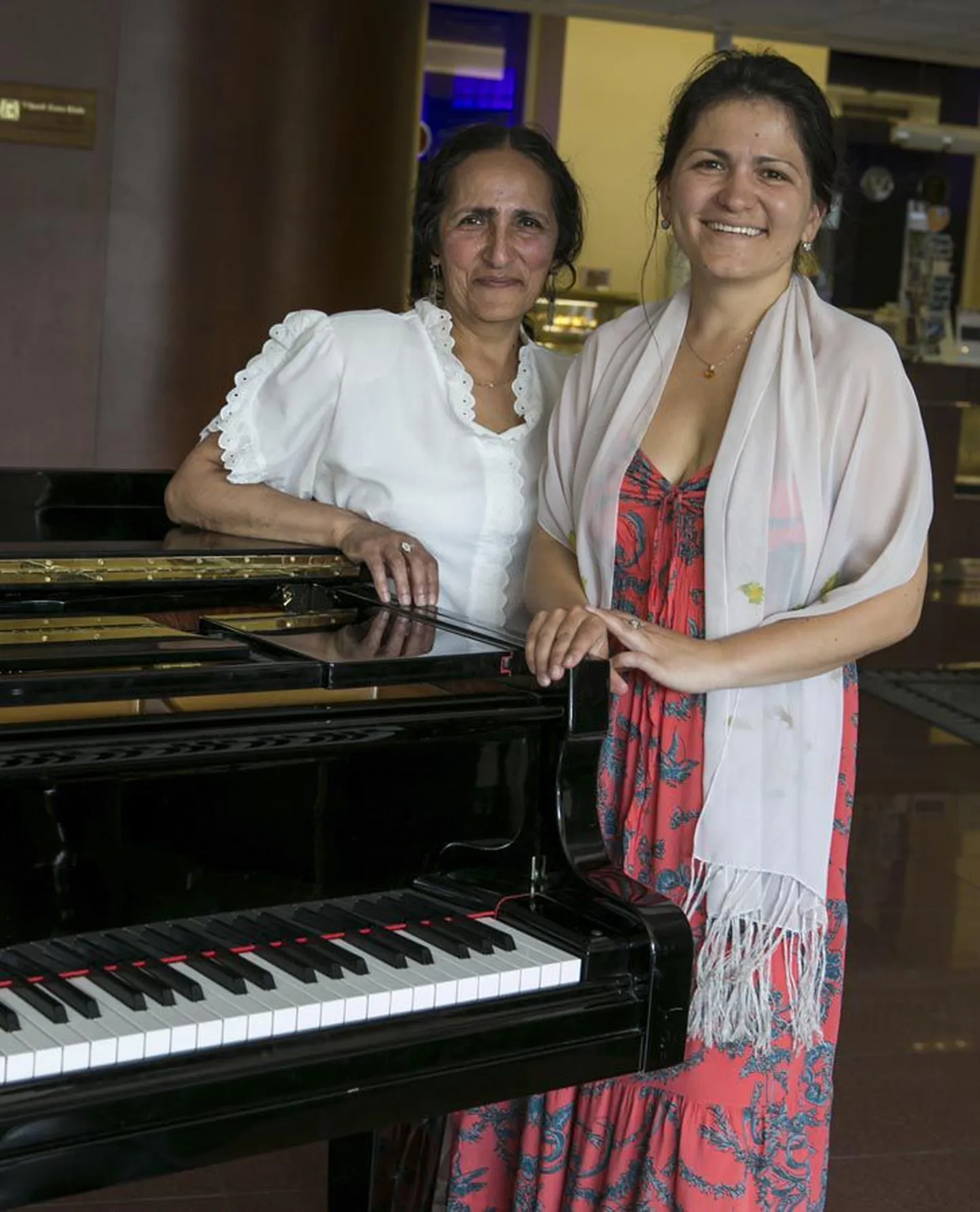 Klaver on nii ema Guldžahon Jussufi kui tütar Farištamo Susi pill.