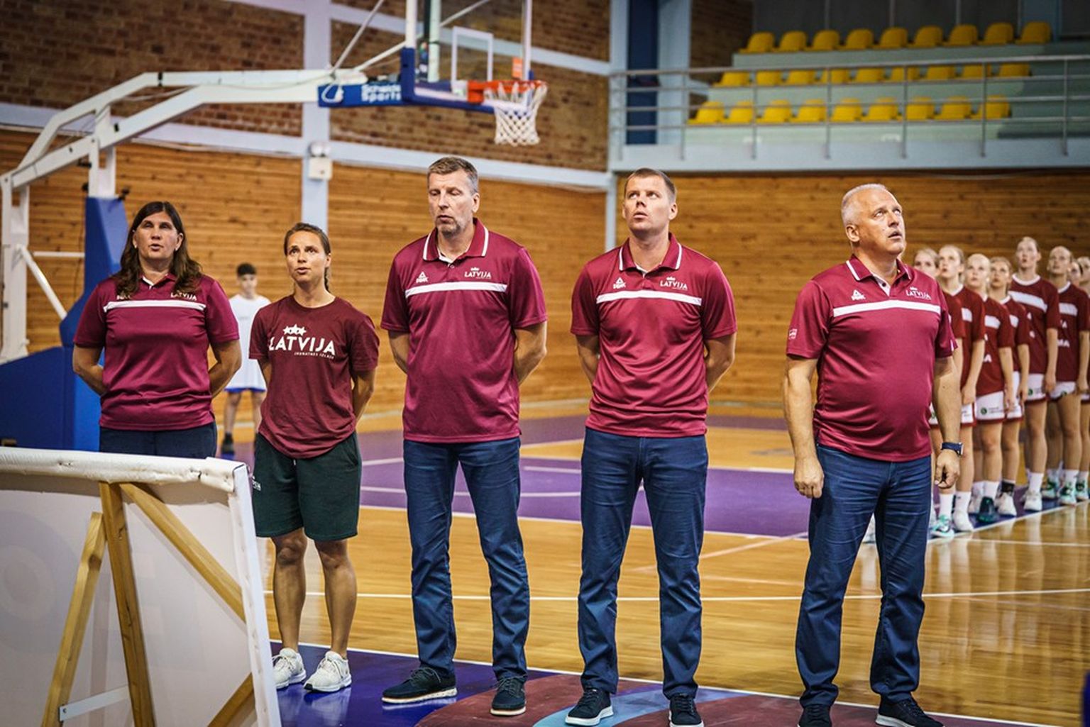 Andris Steļmahs (otrais no labās)