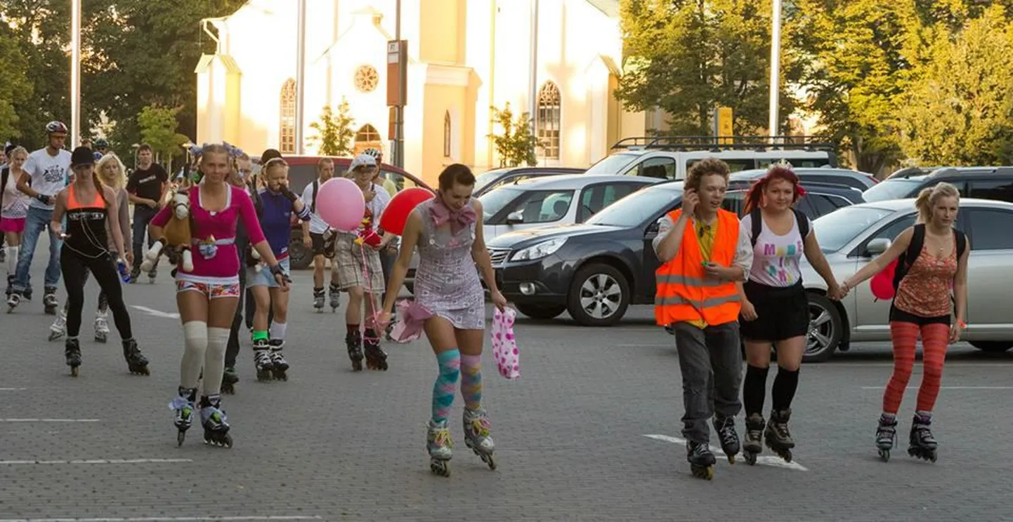 Eelmise aasta Friday Night Skate'i stiilipeo teemaks oli tutipidu.