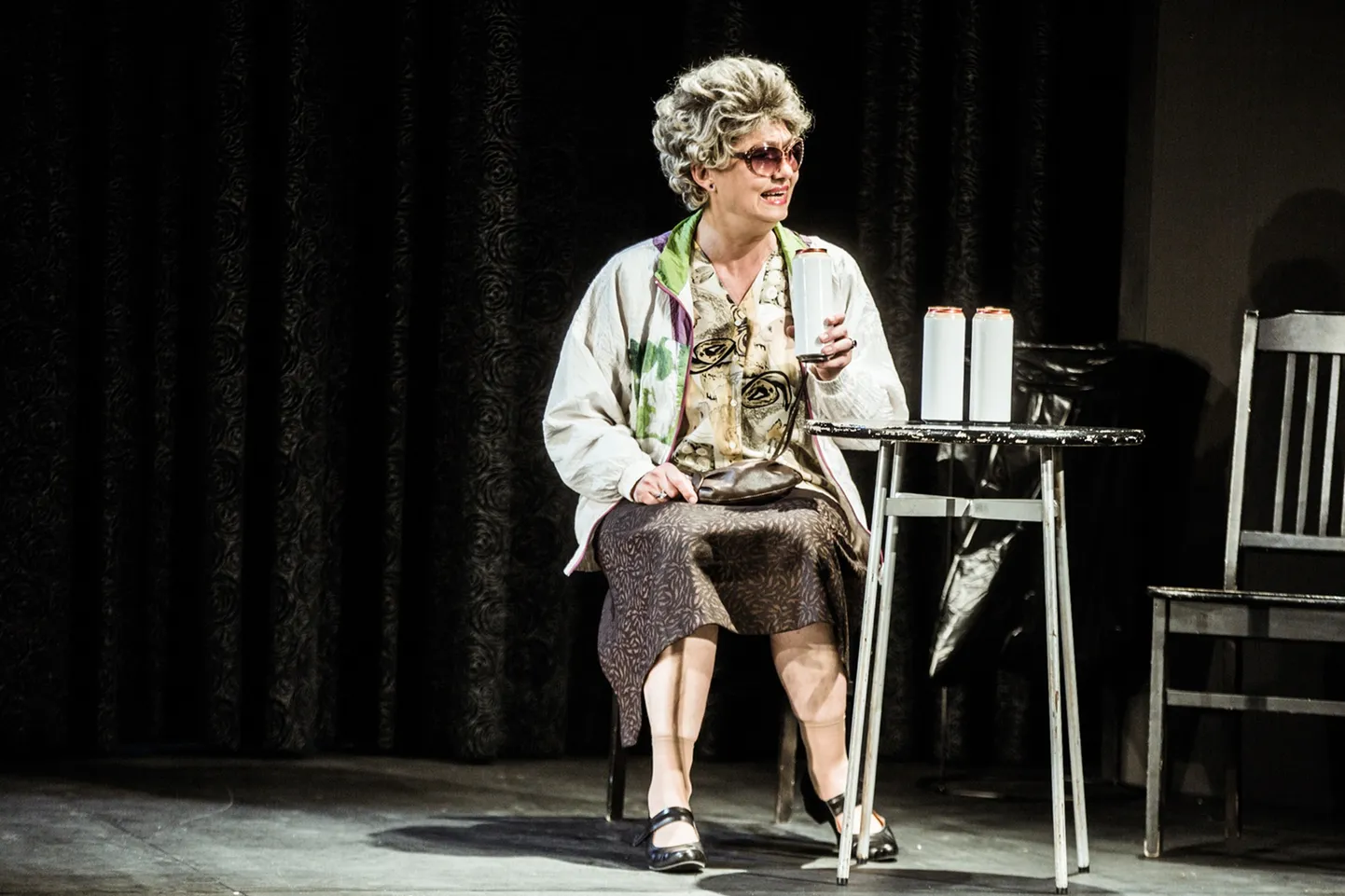 Stseen Endla teatri lavastusest «Windsori lõbusad naised».