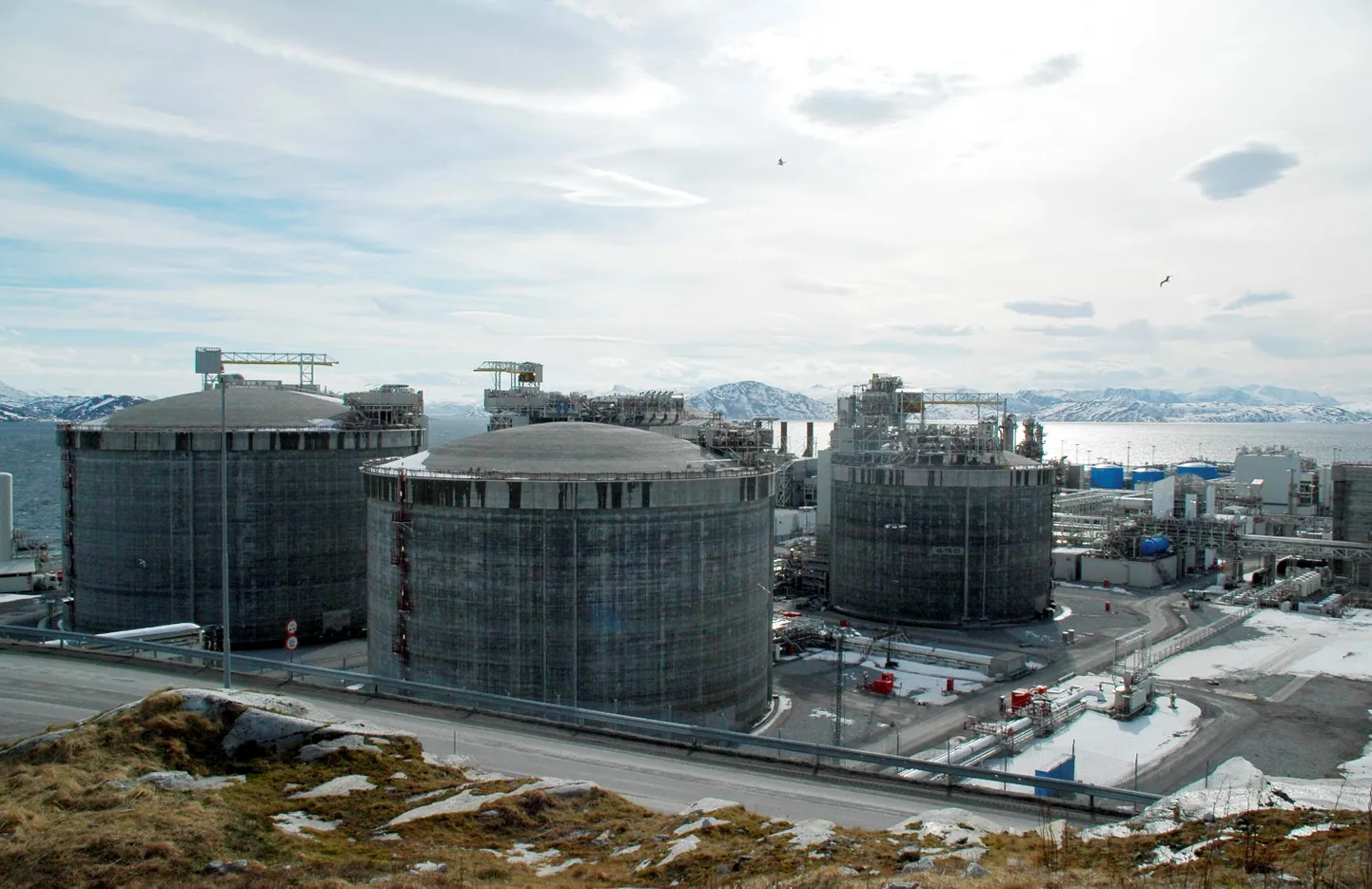 Equinori opereeritav Snoehvit LNG tehas, mis on ühtlasi maailma põhjapoolseim veeldatud maagaasi tehas.