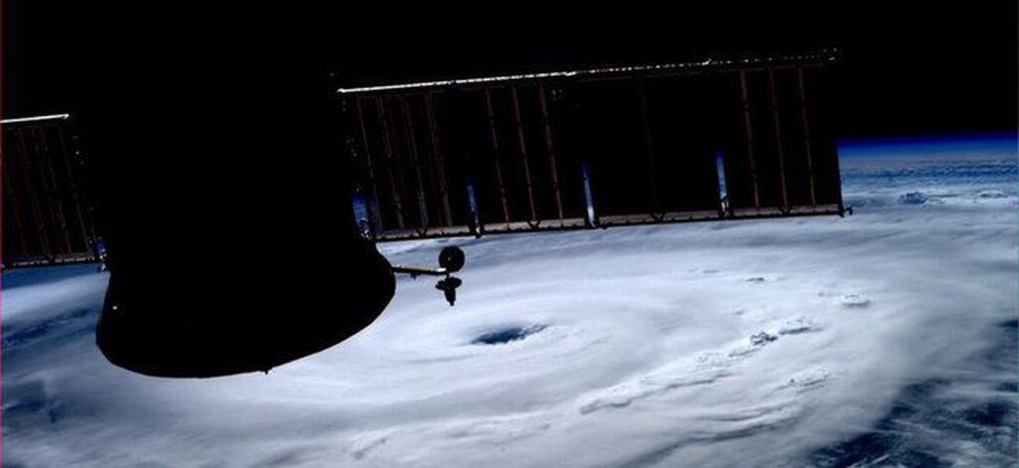 Ураган "Артур", запечатленный астронавтом на МКС.