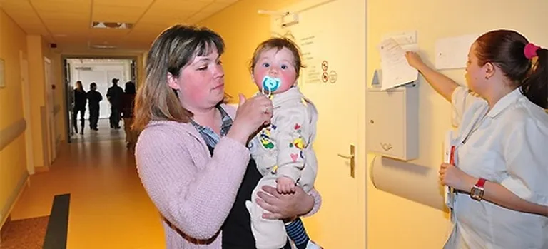 TVNET mudinājis mediķus rūpīgāk palīdzēt mazajiem sasirgušajiem pacientiem
